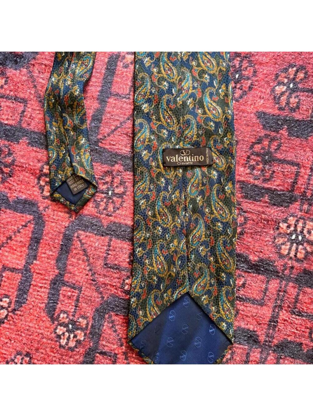 VINTAGE VALENTINO SILK TIE